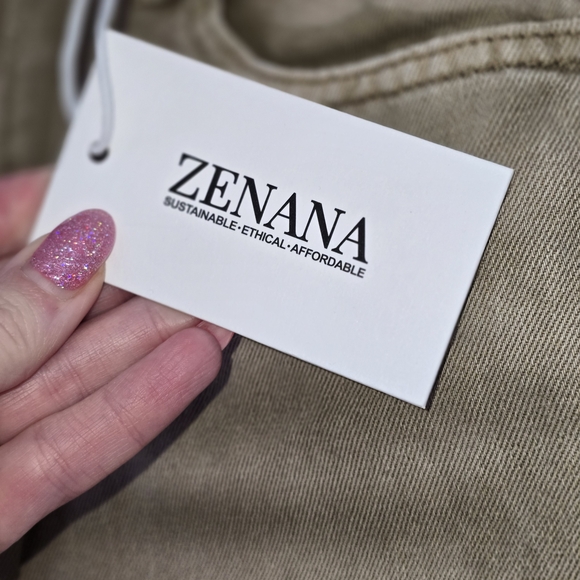 NWT Zenana Mid-Rise Straight Distressed Knee and Hem Cropped Jeans size 29 - Picture 8 of 11